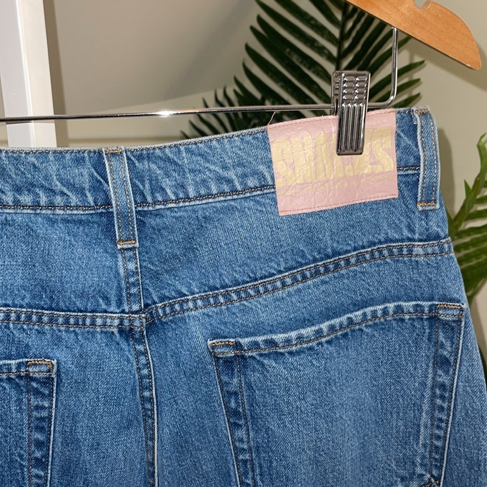 MOTHER High-Rise Straight Leg Jeans in Medium Blue - Picture 5 of 5